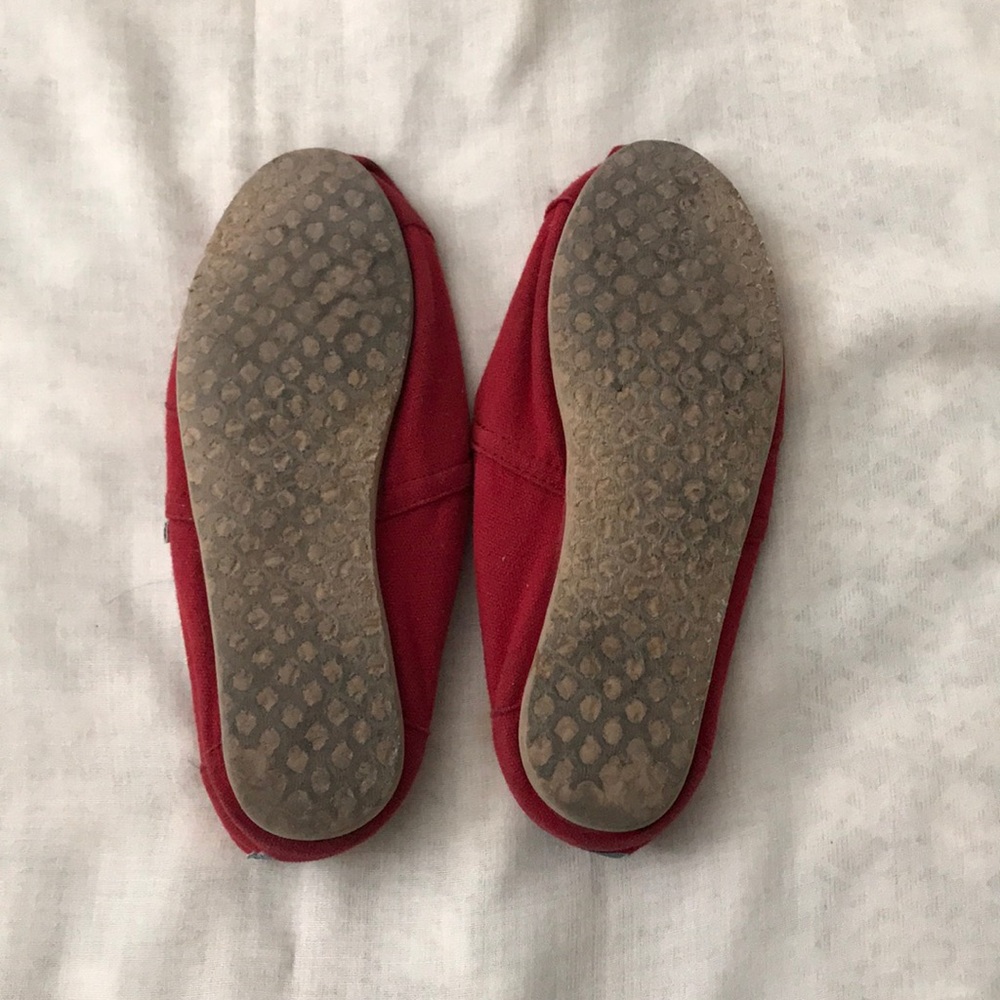 Red TOMS - Picture 2 of 3